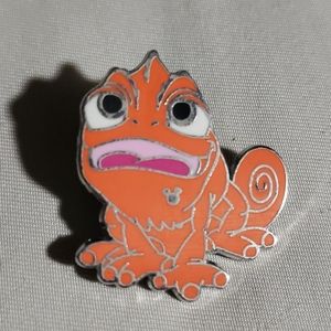 Hidden Mickey chameleon